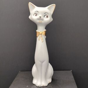 VGT, Porcelain Italian Mid-century Cat Figurine.